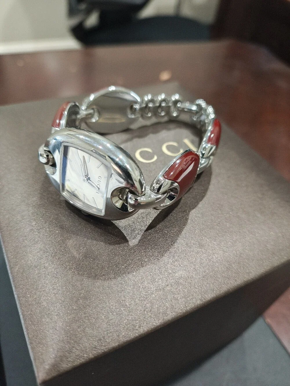 Gucci Marina Chain Women's Watch-YA 121516... Beautiful Rare Red Color